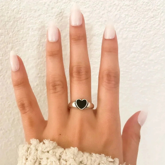 925 Sterling Silver Black Heart Ring Minimalist Dainty Ring Resizable Ring - Picture 2 of 6